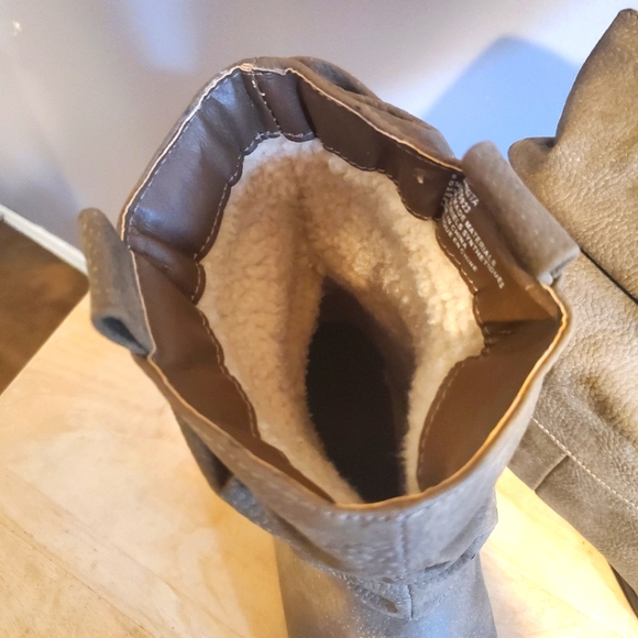 Danita Brown Faux Leather Fur Lined Heeled Boots - Picture 3 of 4